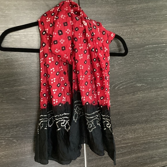 Fabindia Silk Red Scarf with White & Black Diamond Pattern & Black Ends - Picture 4 of 10